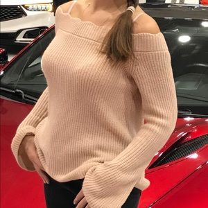 Sweater Off Shoulder Linda Matthews.